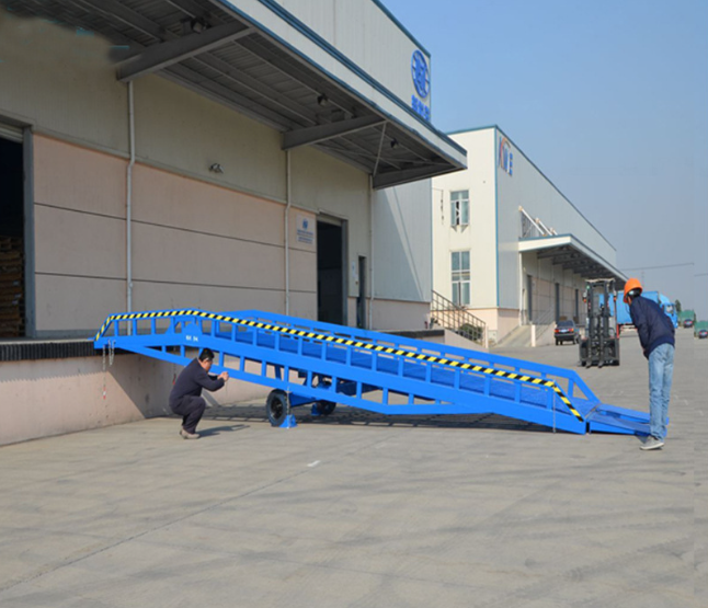 朝阳移动式登车桥应用